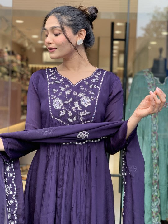 Beautifully designed that seamlessly combines tradition kurta set
