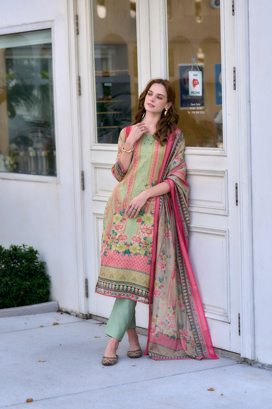 beautifully designed kurta set that seamlessly combines tradition with modern elegance