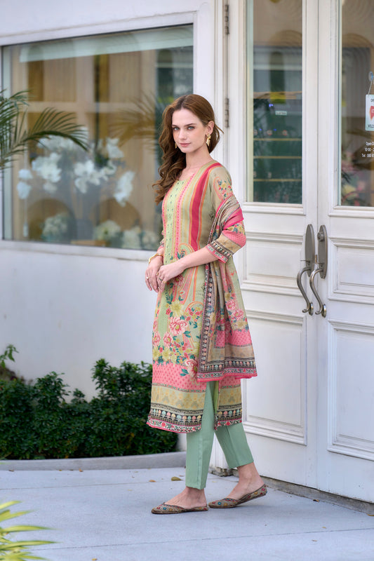 beautifully designed kurta set that seamlessly combines tradition with modern elegance