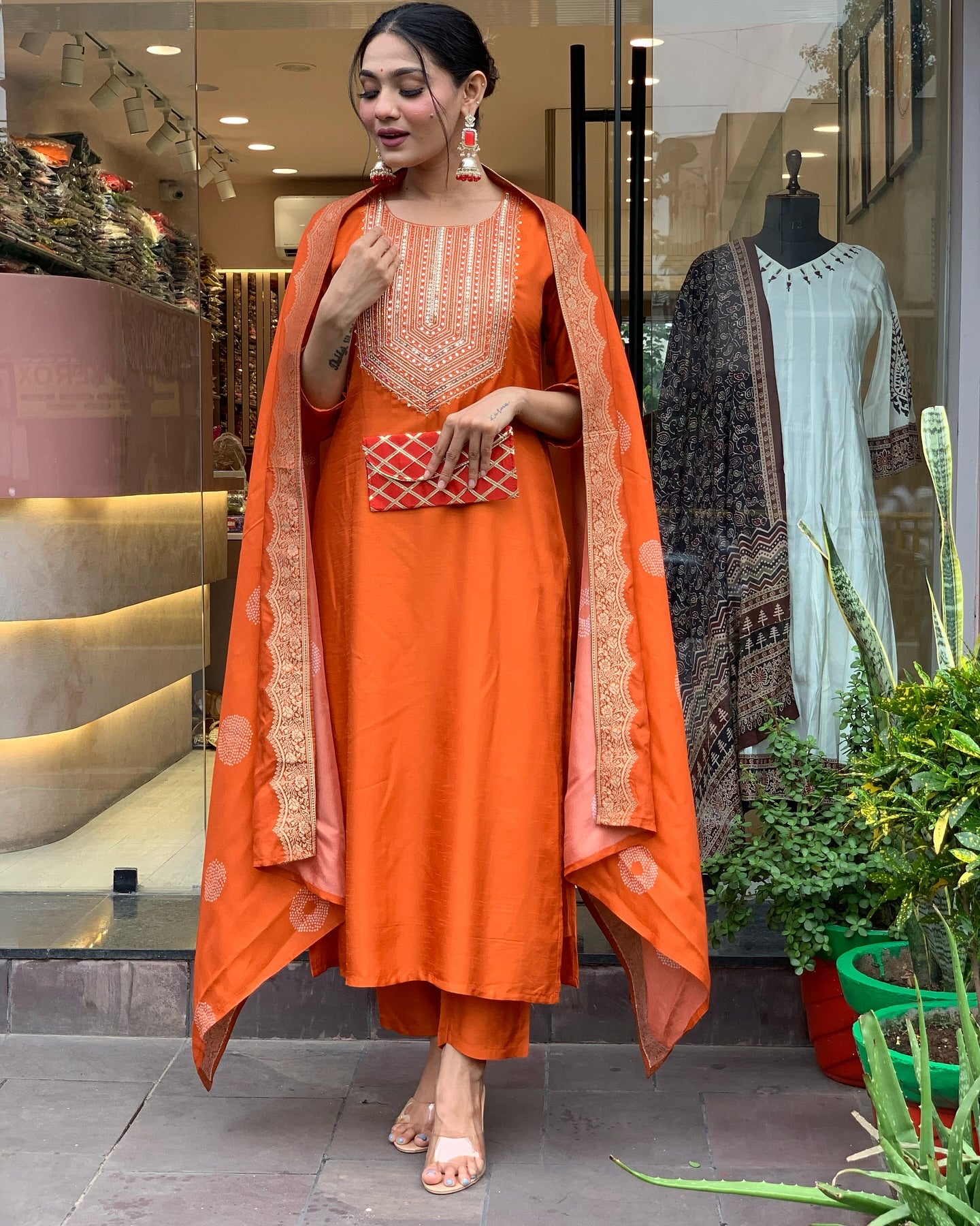 Beautifully designed that seamlessly combines tradition kurta set