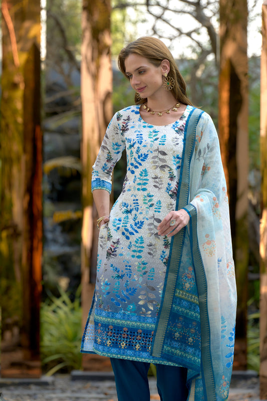 beautifully designed kurta set that seamlessly combines tradition with modern elegance.