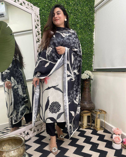 Beautifully designed that seamlessly combines tradition kurta set