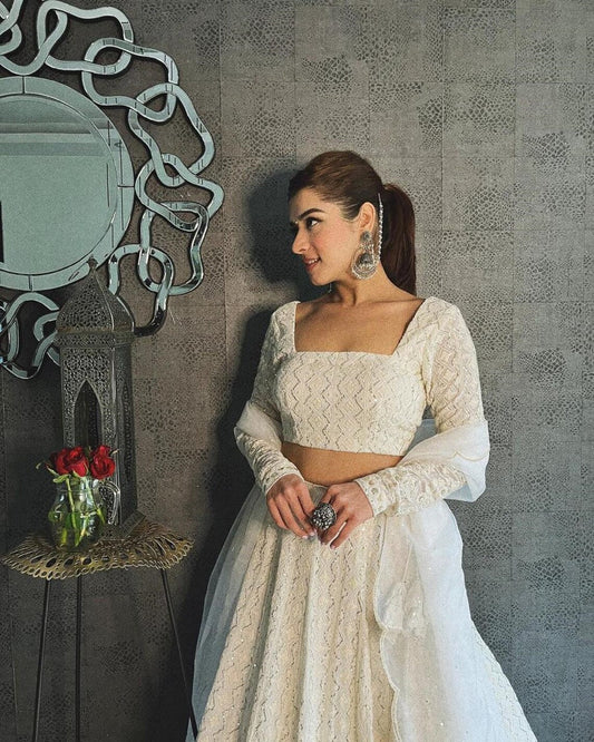 LATEST-ONAM-STYLE-WHITE-CHIKENWORK-DESIGN