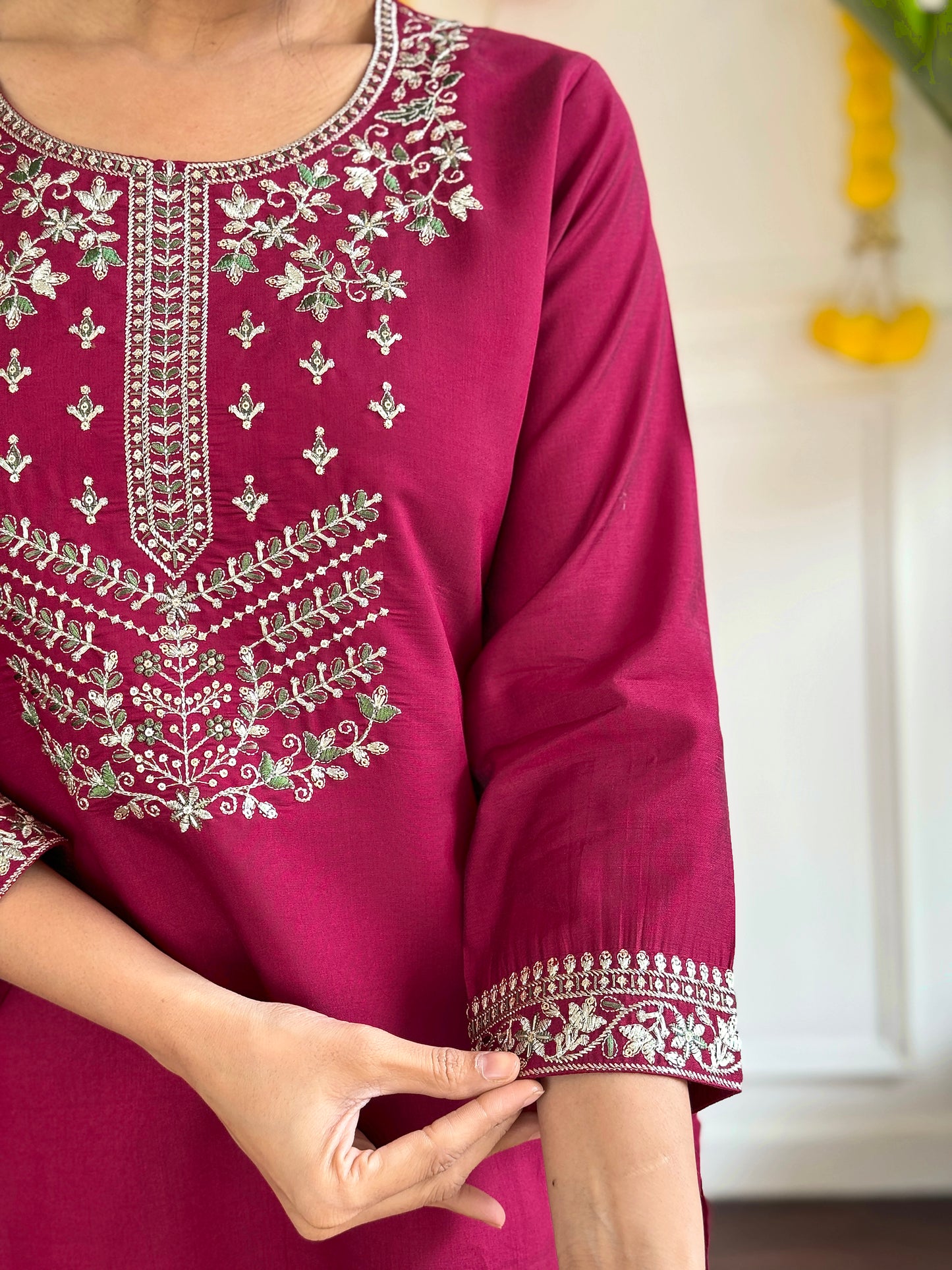 Elegent Beautifully designed that seamlessly combines tradition kurta set