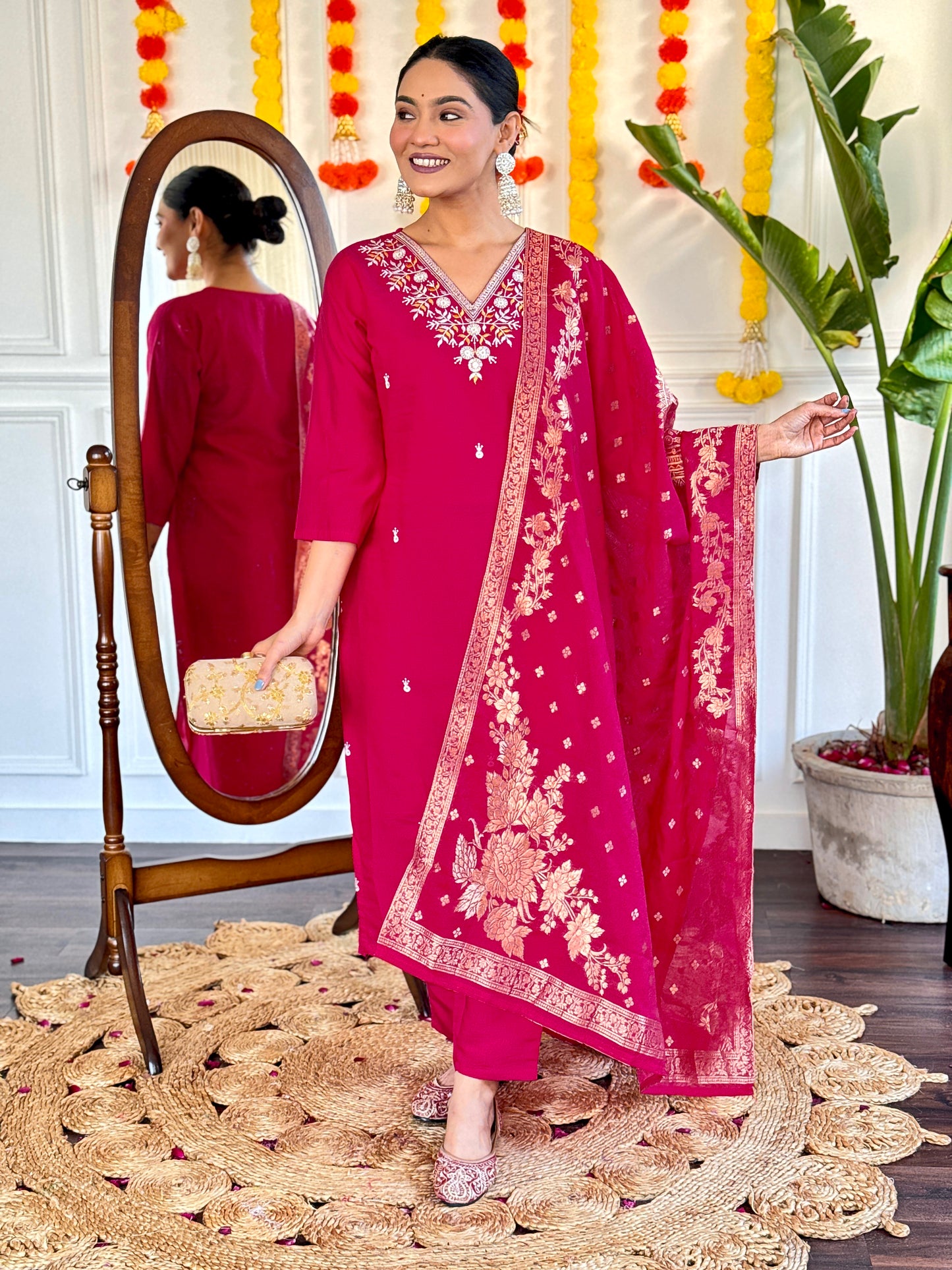 Elegent Beautifully designed that seamlessly combines tradition kurta set