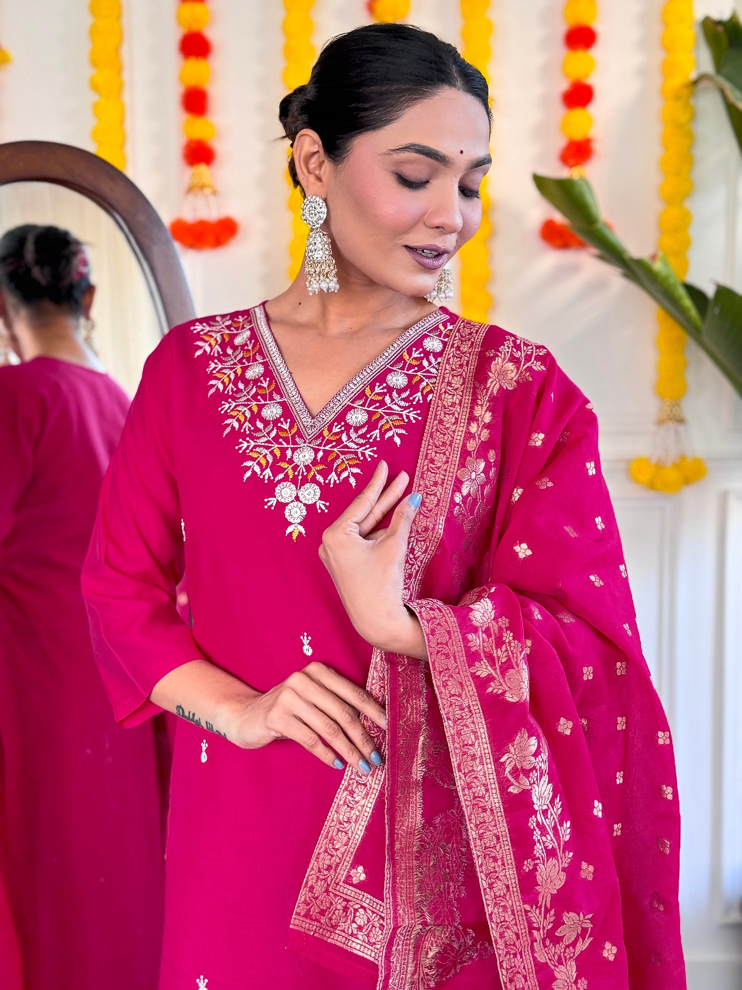 Elegent Beautifully designed that seamlessly combines tradition kurta set