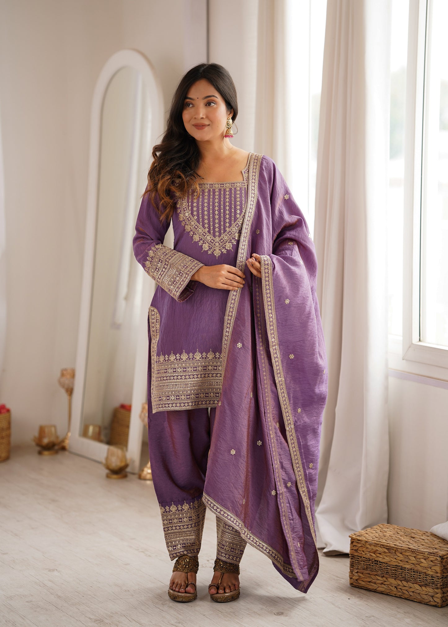 Designer Purple Color Vichtra Silk Farshi Arti Chauhan Salwar Suit