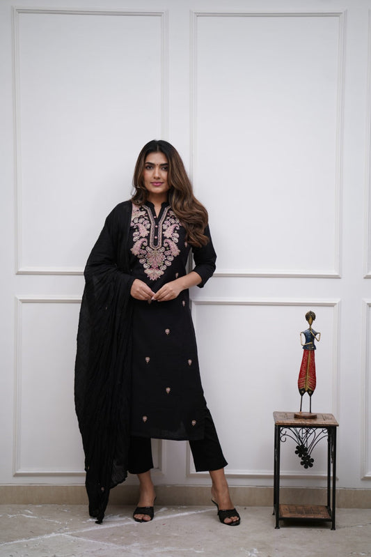 Beautifully designed that seamlessly combines tradition kurta set