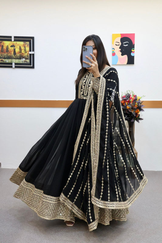 Presenting Sequence Work Black Color Gown