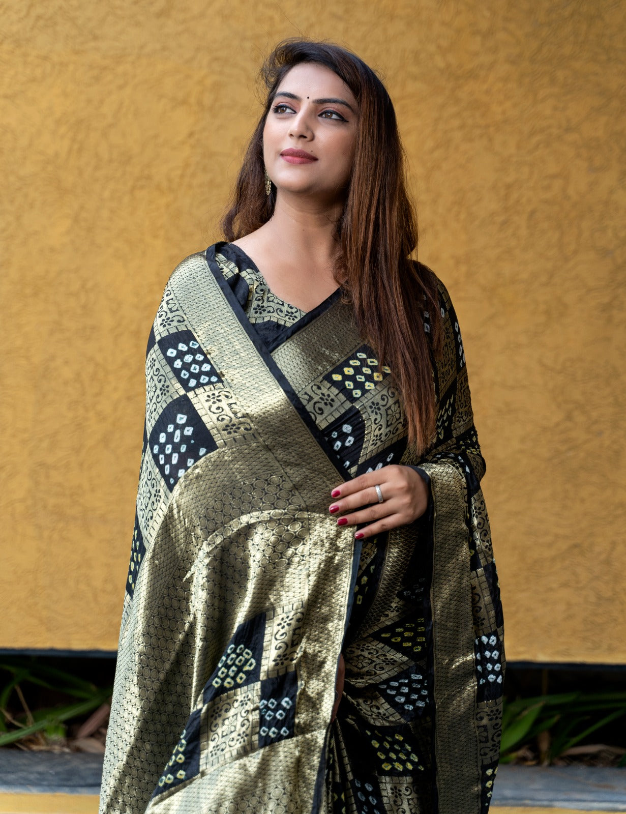Black Color Original Bandhni Zari Weaving Border Saree