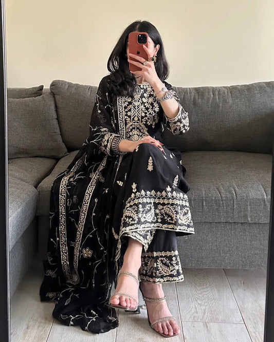 Decent Heavy Thread Work Black Salwar Suit