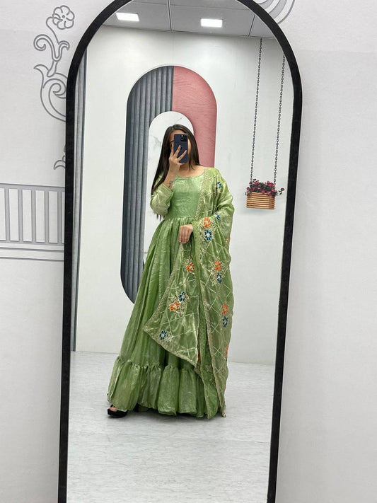 Imposing Heavy Green Color Gown