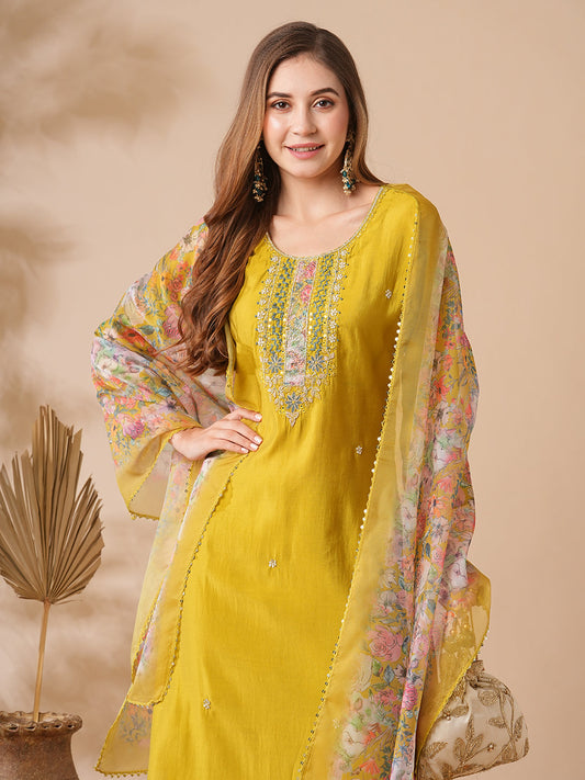 Elegent Beautifully designed that seamlessly combines tradition kurta set