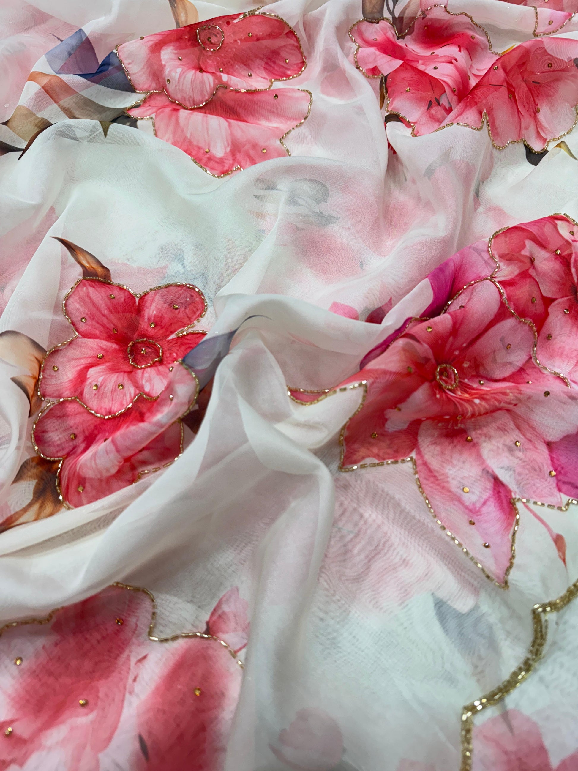 Pretty Floral Print White Color Saree
