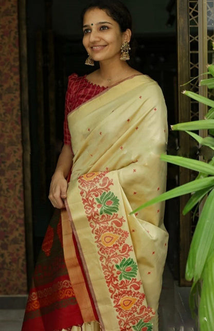 Fashionable White and Red Color Saree
