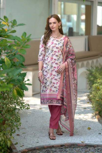 Elevate your ethnic wardrobe with this beautifully designed kurta set