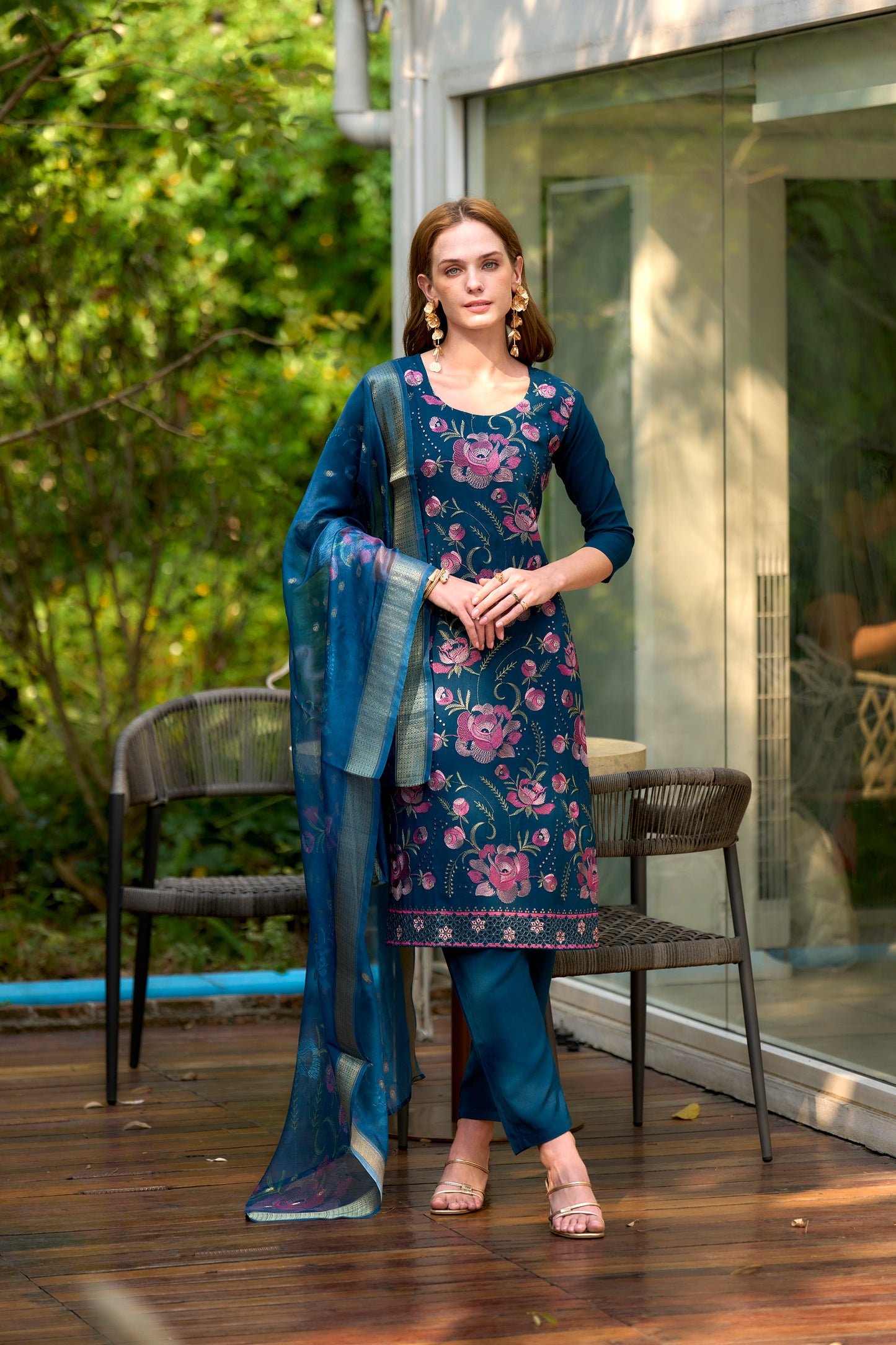 beautifully designed kurta set that seamlessly combines tradition with modern elegance.