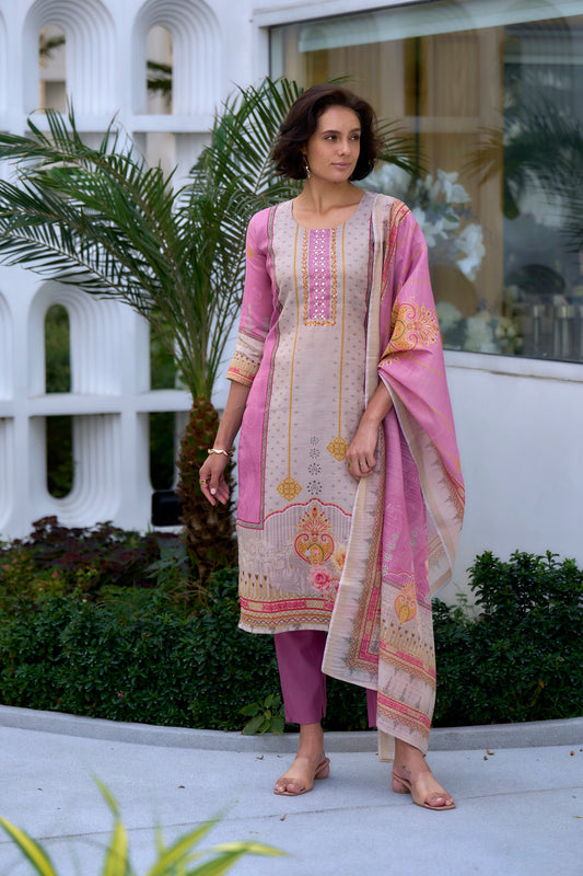 beautifully designed kurta set that seamlessly combines tradition with modern elegance.