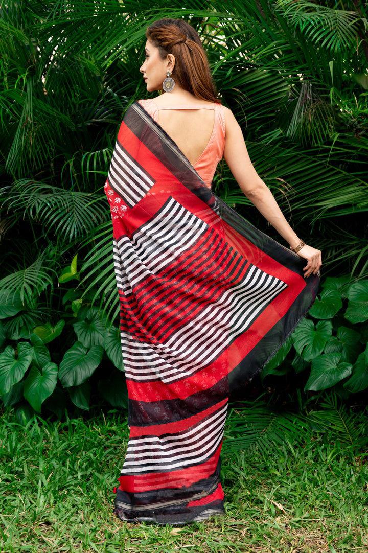 Attractive Black And Red Color Pure Cotton Lilen With Digital Printed Designer Saree