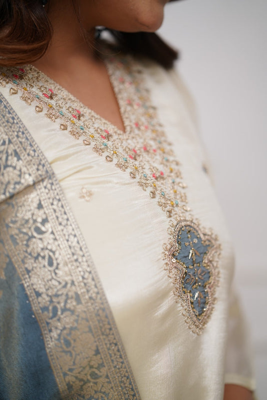 Beautifully designed that seamlessly combines tradition kurta set