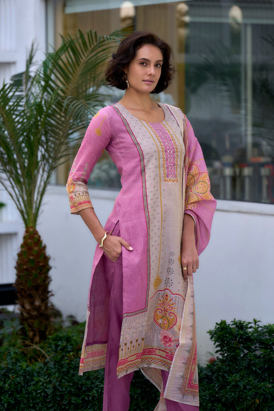 beautifully designed kurta set that seamlessly combines tradition with modern elegance.