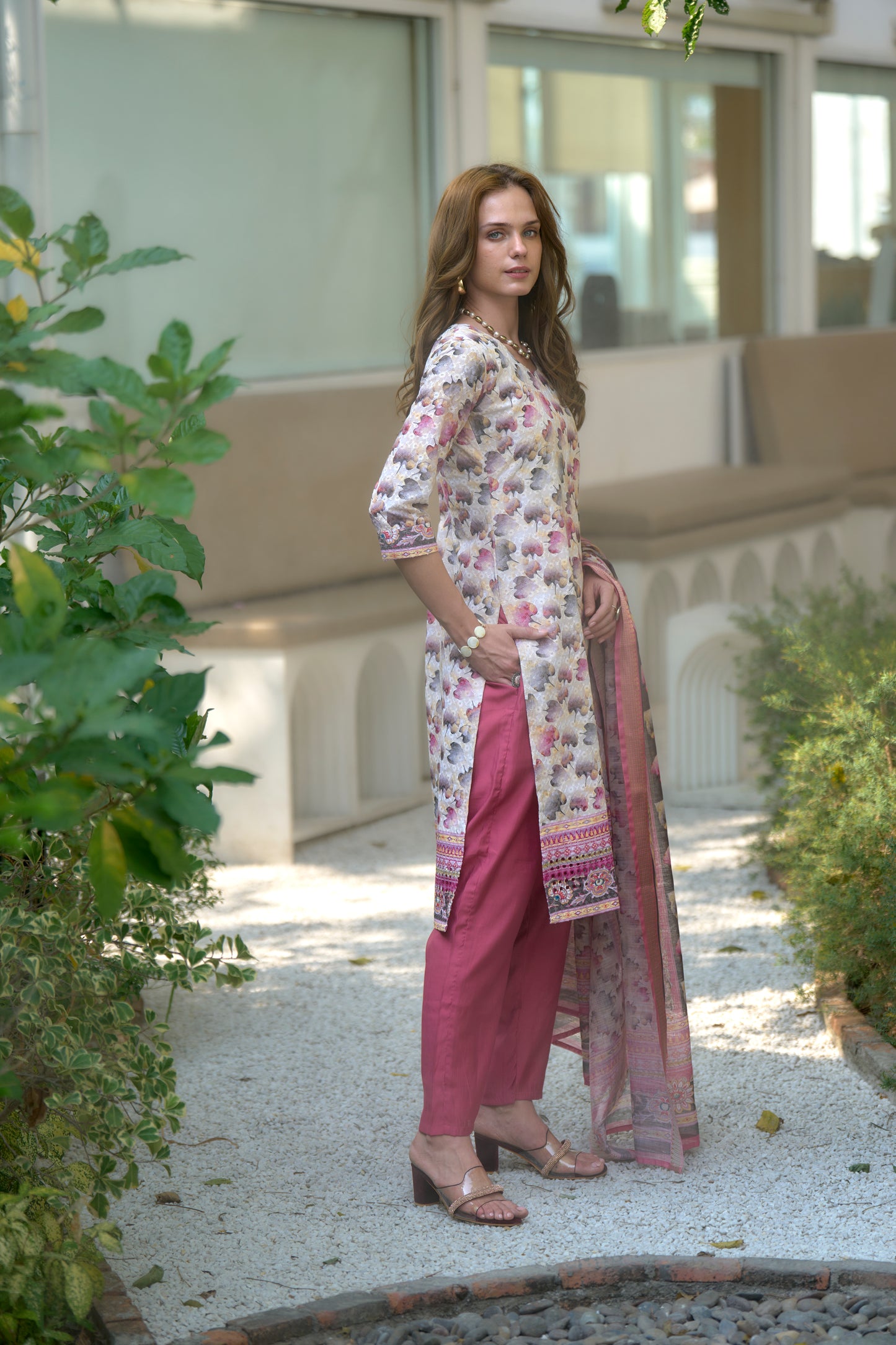 Elevate your ethnic wardrobe with this beautifully designed kurta set