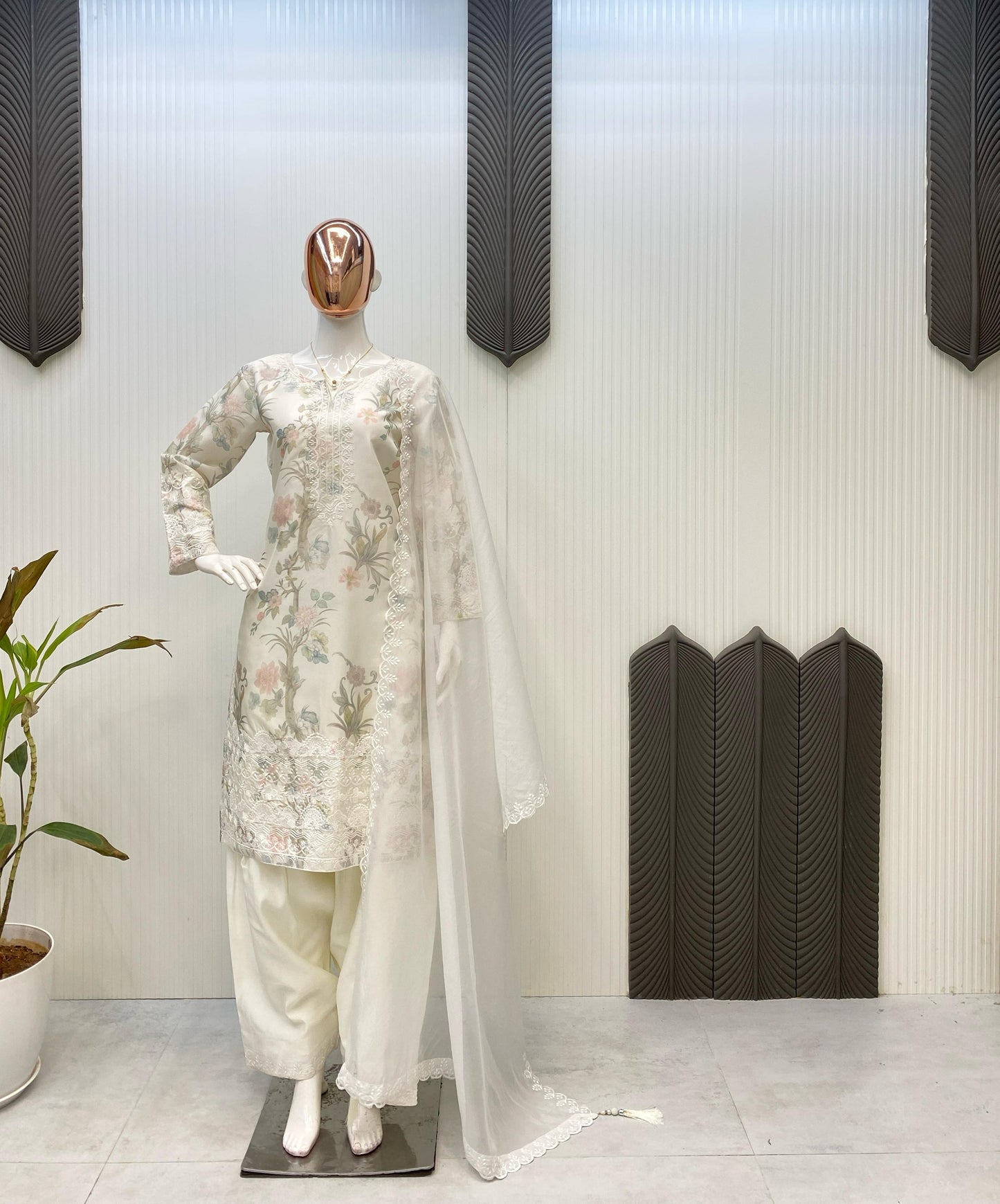 Preferable Tebi Organza White Color Salwar Suit