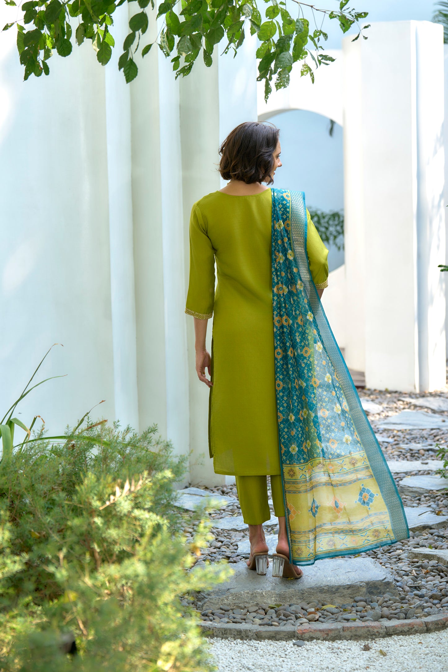 beautifully designed kurta set that seamlessly combines tradition with modern elegance.