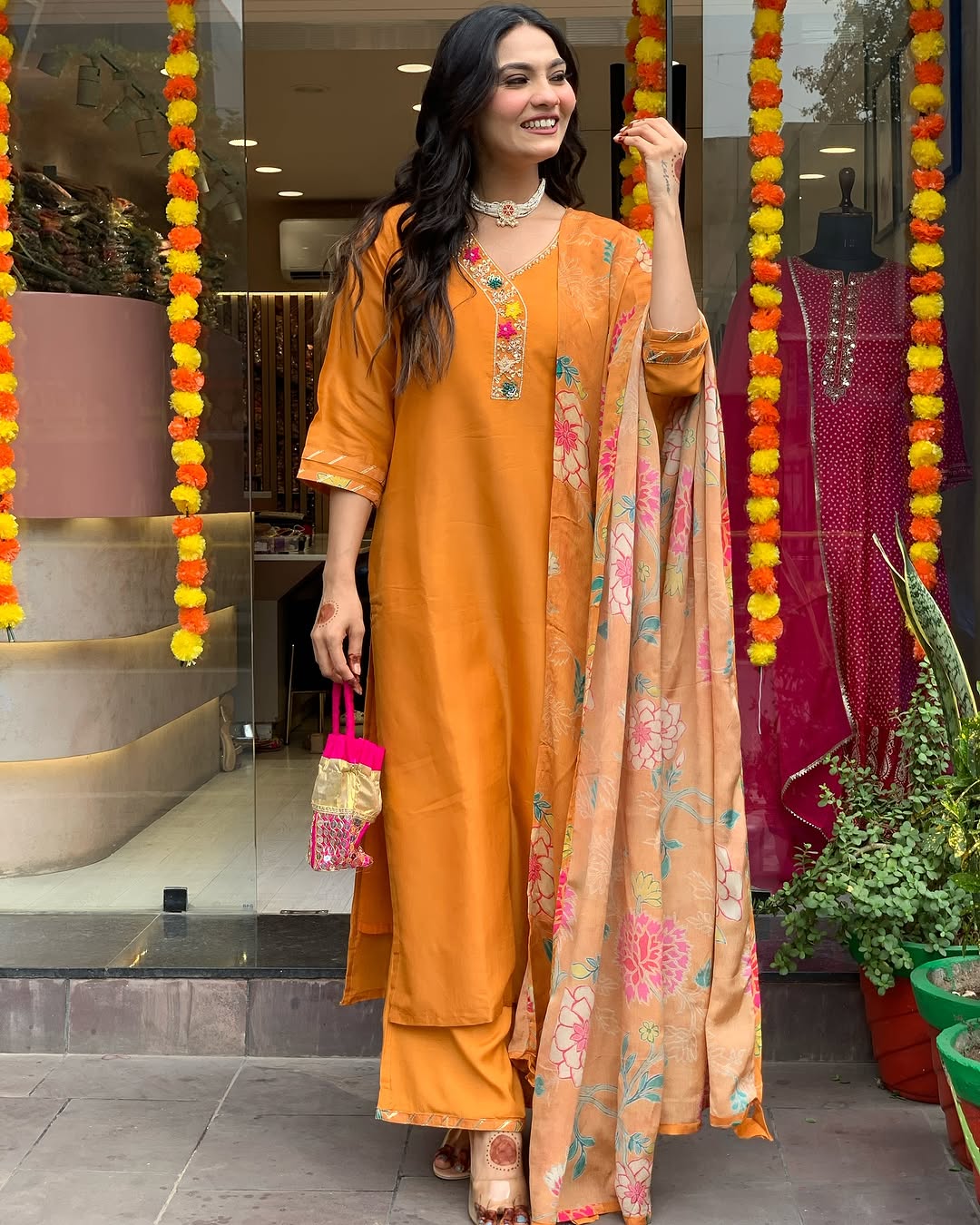 Beautifully designed that seamlessly combines tradition kurta set