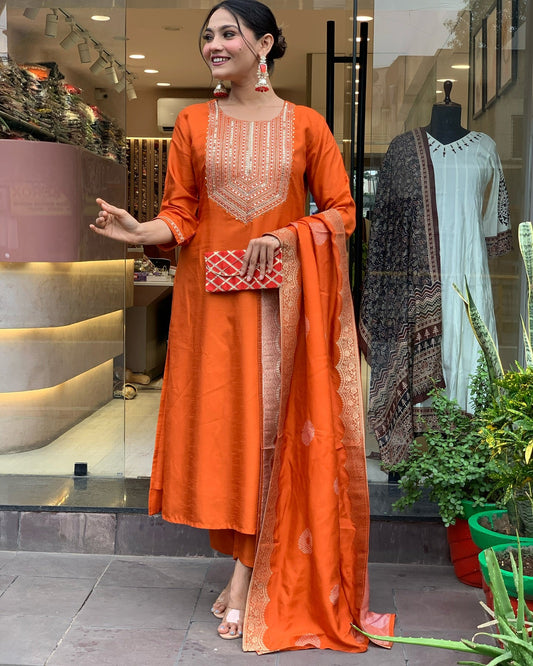 Beautifully designed that seamlessly combines tradition kurta set