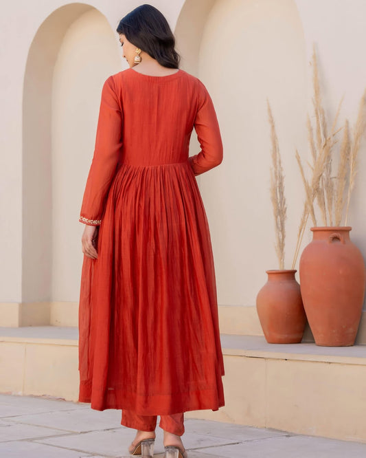 Beautifully designed that seamlessly combines tradition kurta set