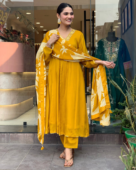 Beautifully designed that seamlessly combines tradition kurta set