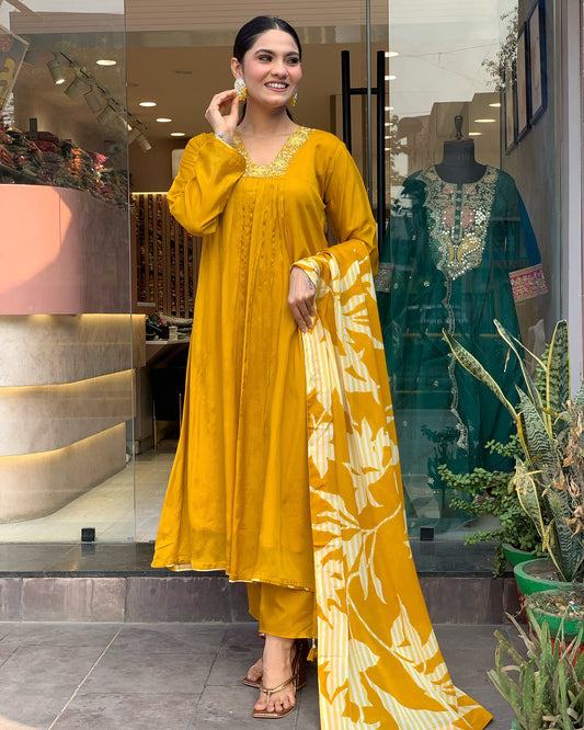 Beautifully designed that seamlessly combines tradition kurta set