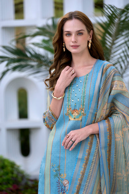 Elevate your ethnic wardrobe with this beautifully designed kurta set