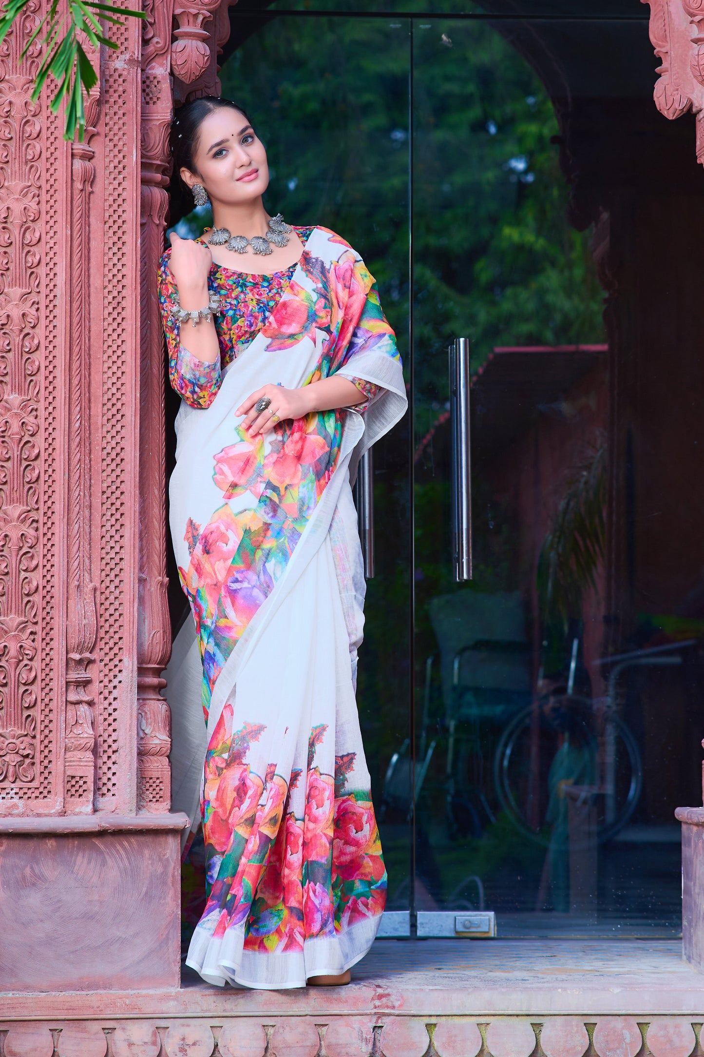 Gorgeous White Color Color Pure Cotton Lilen With Digital Printed Designer Saree
