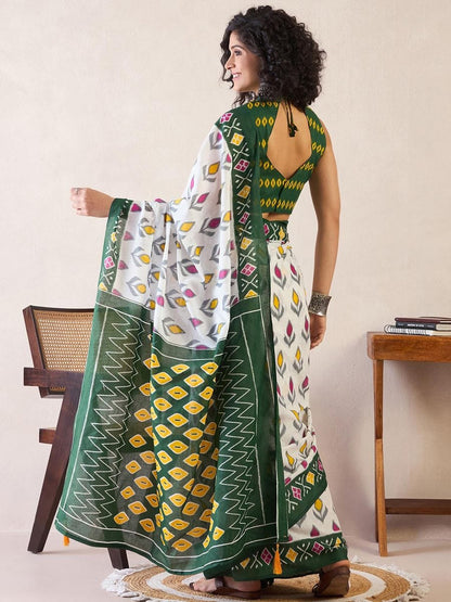 Precenting Green Color Printed Saree With Blose