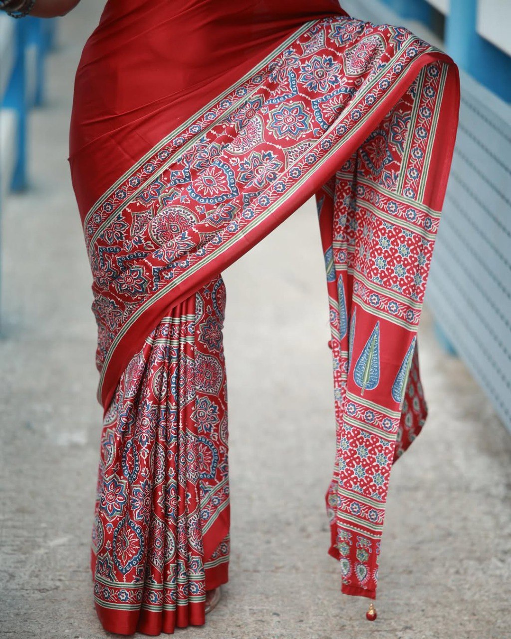 Exculsive Maroon Color Crep Silk Ready To Wear Saree With Blouse