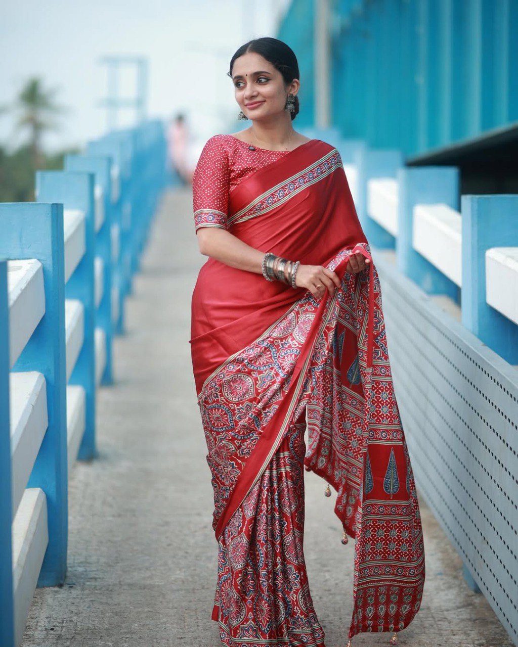 Exculsive Maroon Color Crep Silk Ready To Wear Saree With Blouse