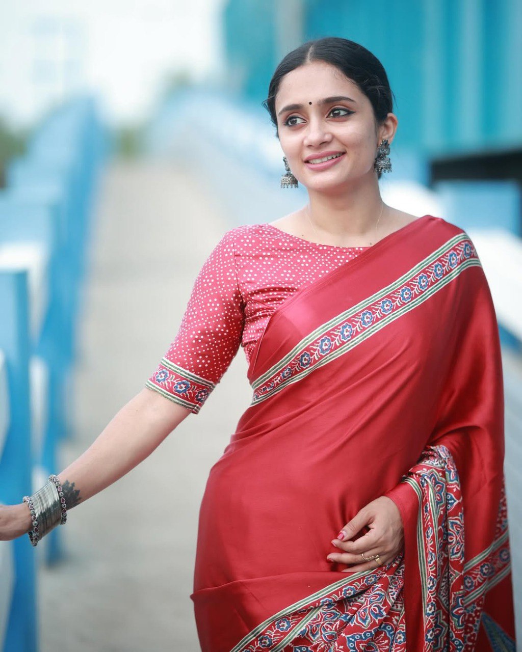 Exculsive Maroon Color Crep Silk Ready To Wear Saree With Blouse