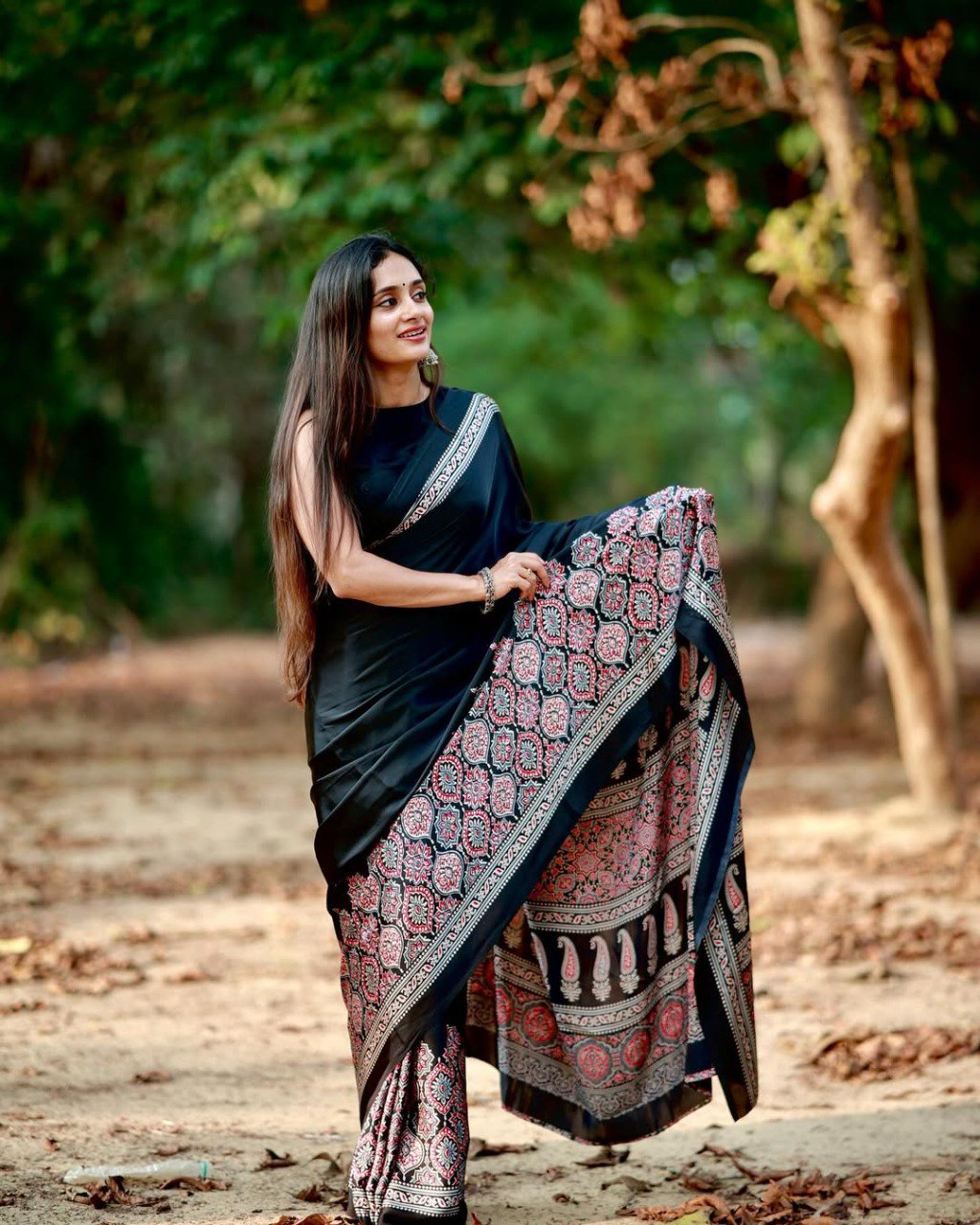 Eyes Catching Black Color Silk Ready To Wear Saree With Blouse