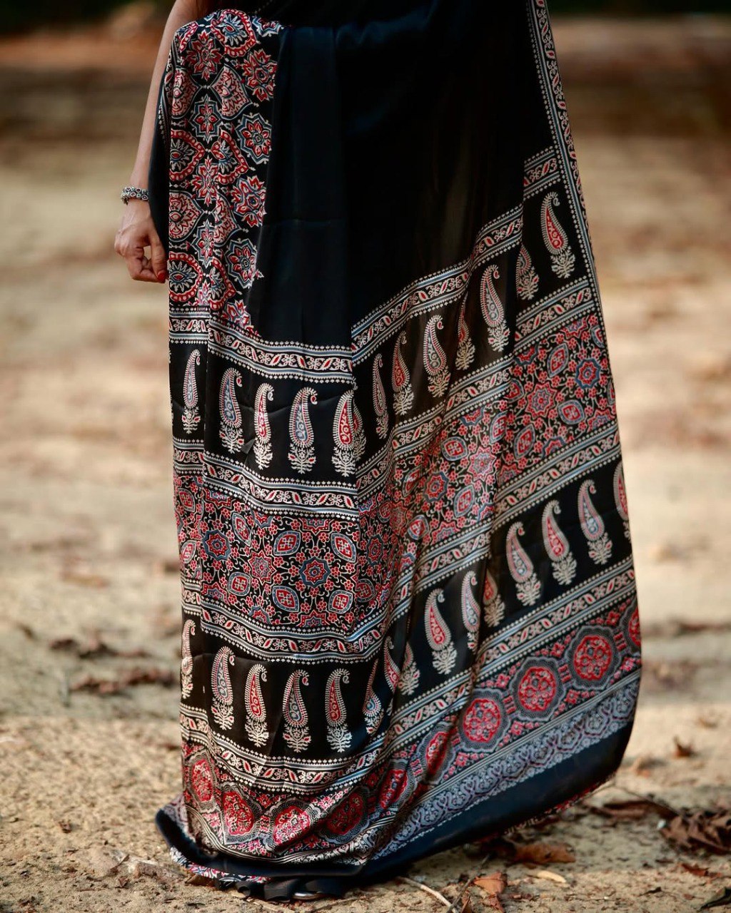 Eyes Catching Black Color Silk Ready To Wear Saree With Blouse