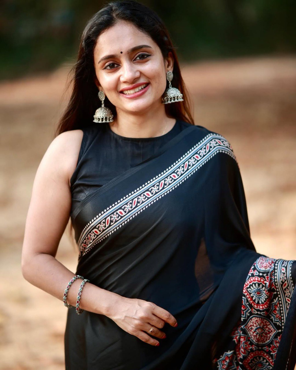 Eyes Catching Black Color Silk Ready To Wear Saree With Blouse
