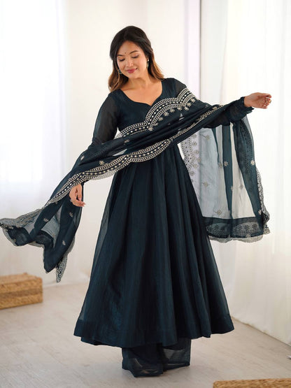 Designer Party Wear Look Dark Green Color Heavy Fandy Silk Gown