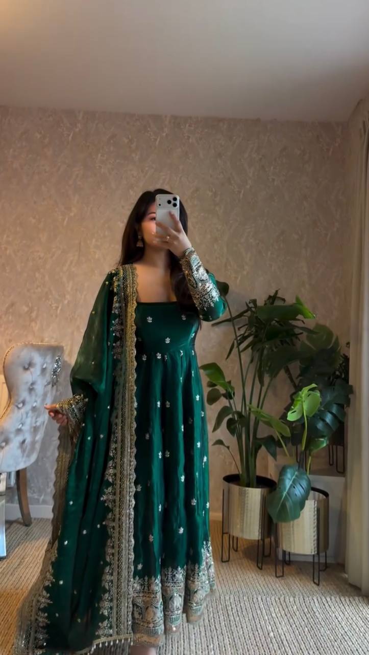 Designer Green Color Georgette Fully Flared Ready to Wear Gown