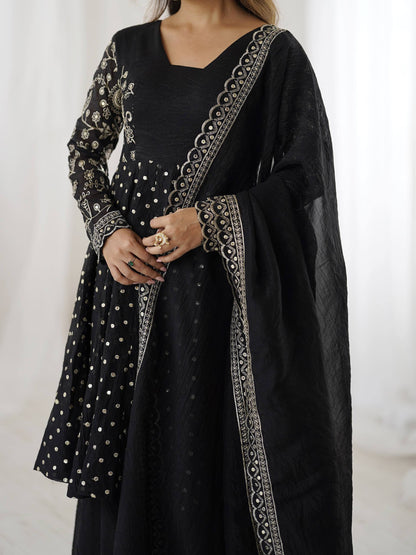 Arti Chahan's Wear Black Color Embroidered Work Sharara Suit