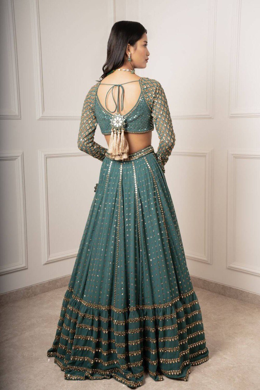 Admiring Maroon Color Rayon Cotton Embroidered Thread Work Salwar Suit