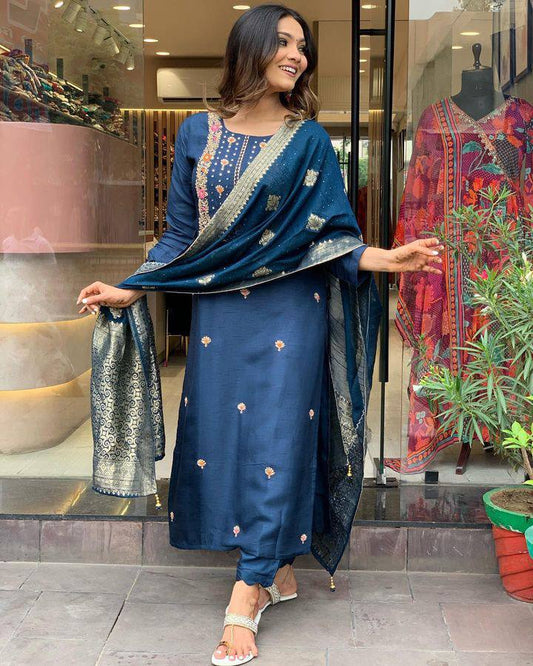 Beautifully designed that seamlessly combines tradition kurta set