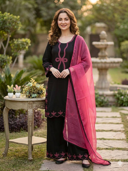 Hania Aamir Wear Black Color Embroidered Palazzo Suit With Dupatta