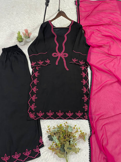 Hania Aamir Wear Black Color Embroidered Palazzo Suit With Dupatta