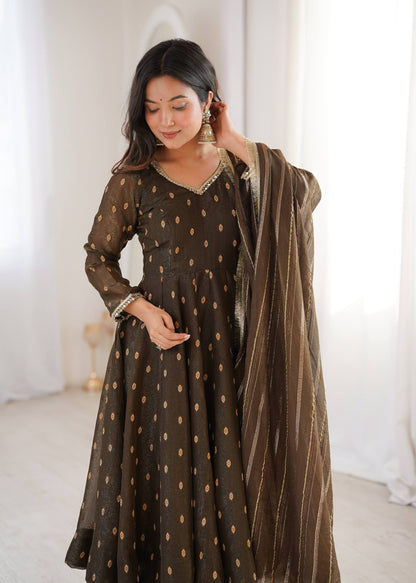 Arti Chauhan Green Color Heavy Crunchy Silk Anarkali Suit With Dupatta